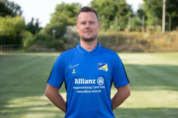 Porträt von Julian Latza